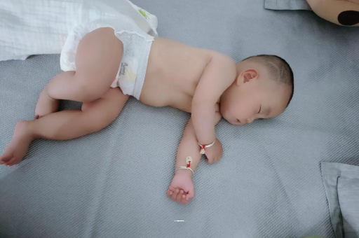 泽州几个月宝宝会抬头